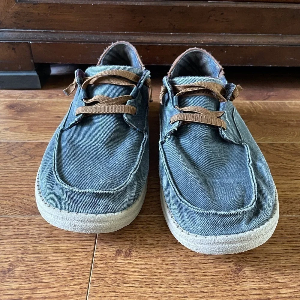 Skechers Relaxed fit Air Cooled shoes in size 8